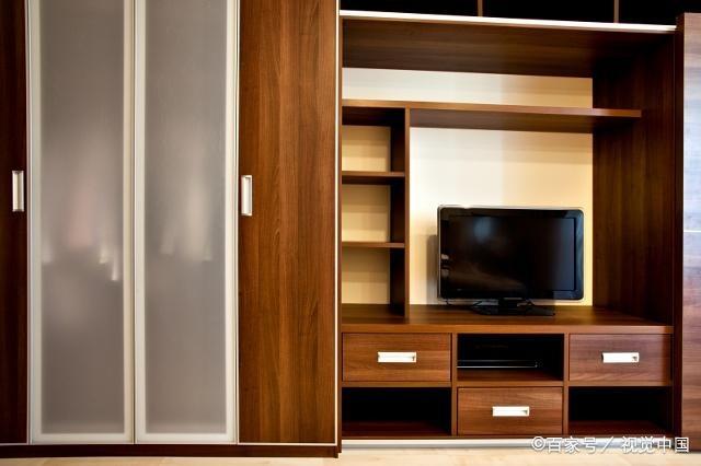 從設(shè)計(jì)師閨蜜那里取經(jīng)，定制衣柜需要注意的“3個(gè)地方”，別忽視